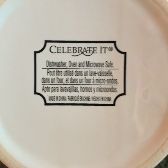 NWOT Celebrate It Christmas ramekins. Set of 4 Approx 2 1/4” high and 4” across - Picture 4 of 6